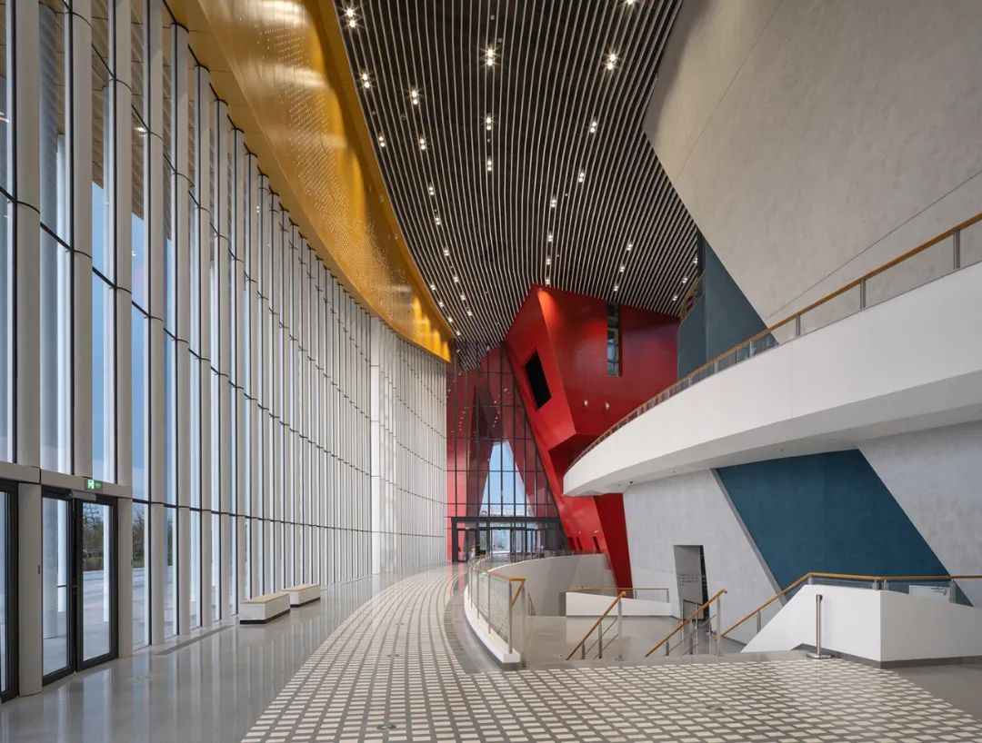 奖建筑师包赞巴克精品新作——金螳螂助力苏州湾大剧院盛大启幕