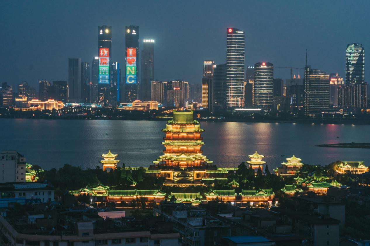 南昌城市年度温暖大片致敬英雄城