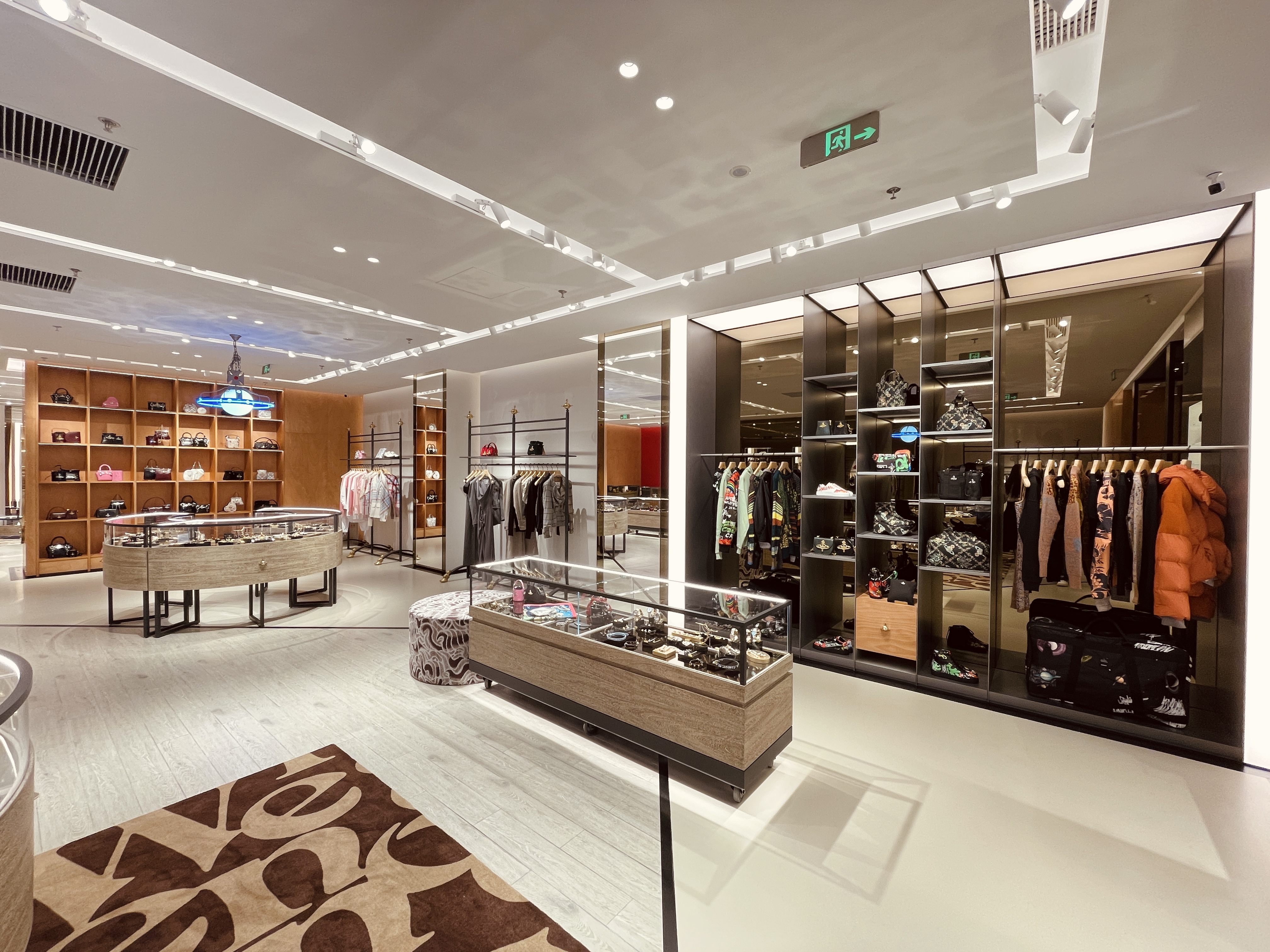 viviennewestwood薇薇安威斯特伍德合肥精品店开幕