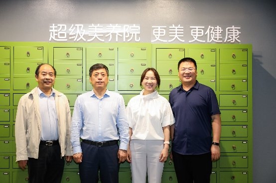 奈瑞儿牵手河南中医药大学 独家买断专利精油100年