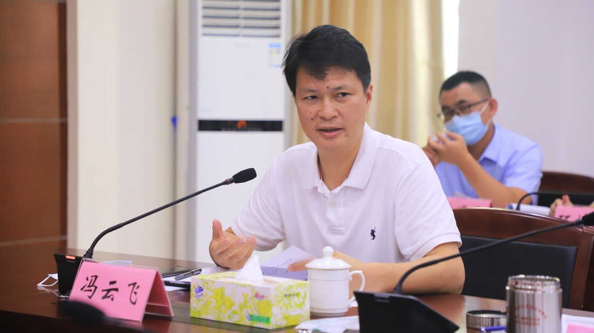 海南定安县委书记主持召开72专题招商推介活动前期筹备工作会议