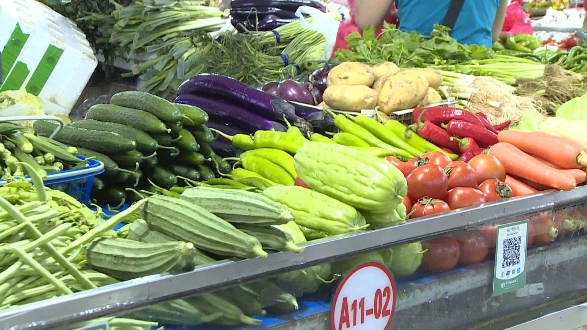 海南东方农贸市场超市严格落实疫情防控措施生活物资储备充足