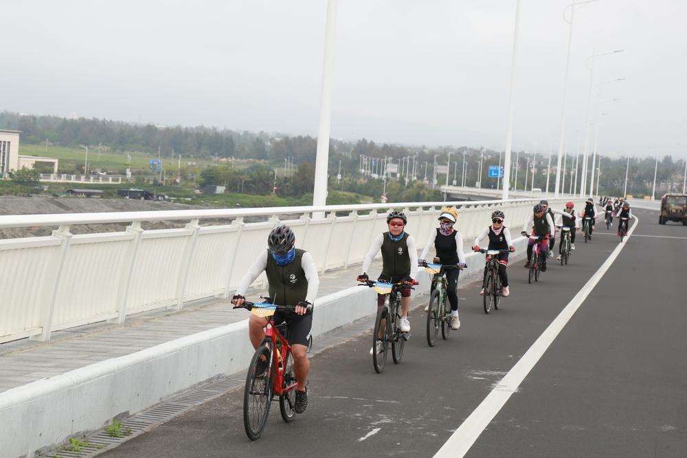 骑遇海南赏春之旅最美旅游公路骑行挑战万宁段山钦湾山海奇秀太阳河