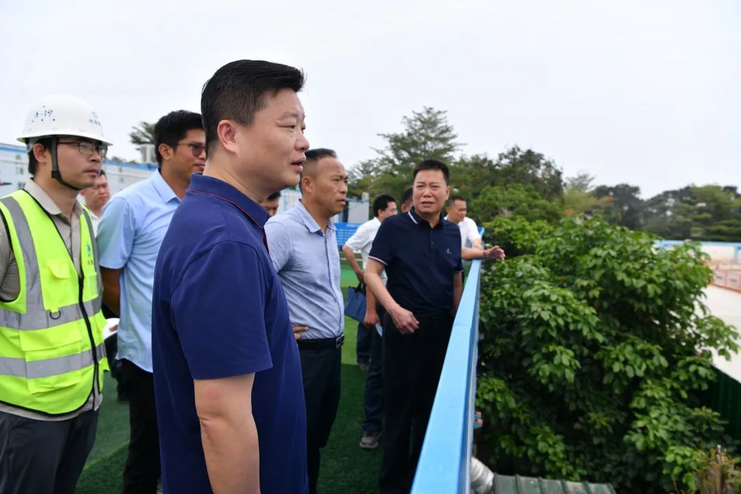 陵水县委书记吴海峰调研生态环保和六水共治等工作