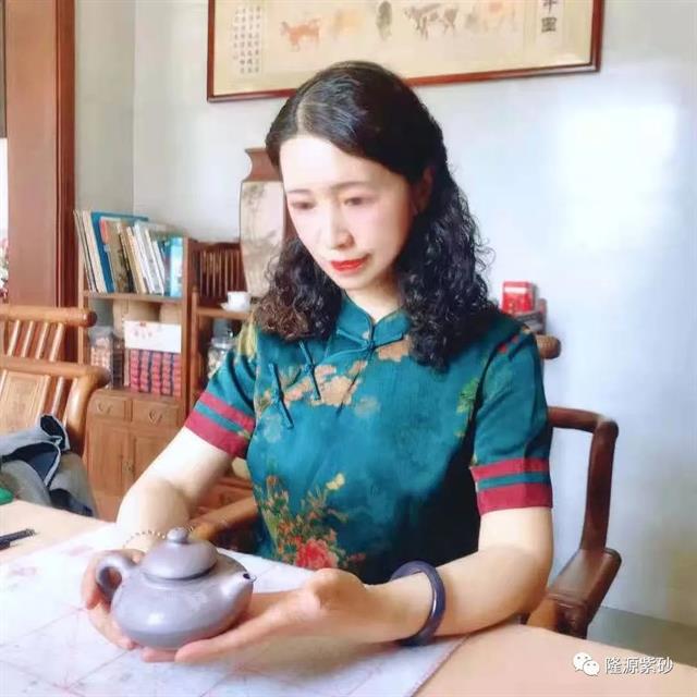 清代著名陶艺家杨彭年,杨凤年第九代传人杨建英老师传承紫砂壶艺经典