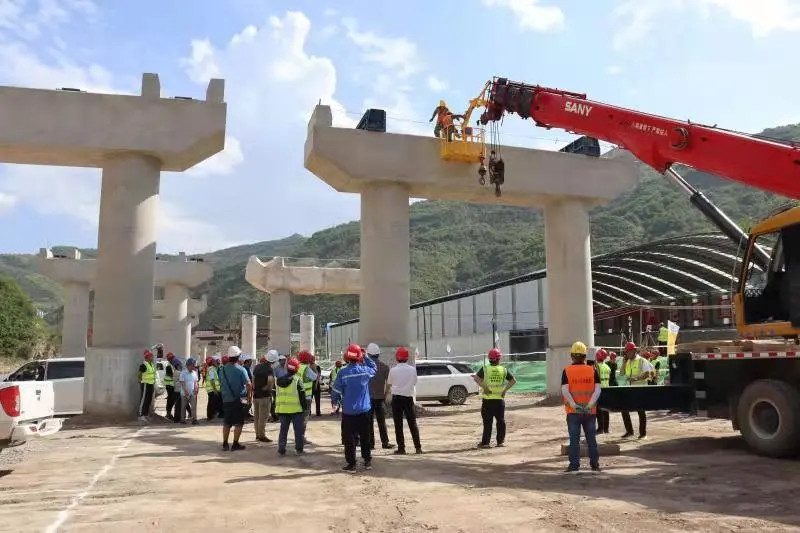 凝心聚力搞建设 大干快上抓项目