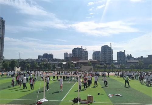 上饶市平安义警协会走进上饶市三中开展考前心理拓展活动