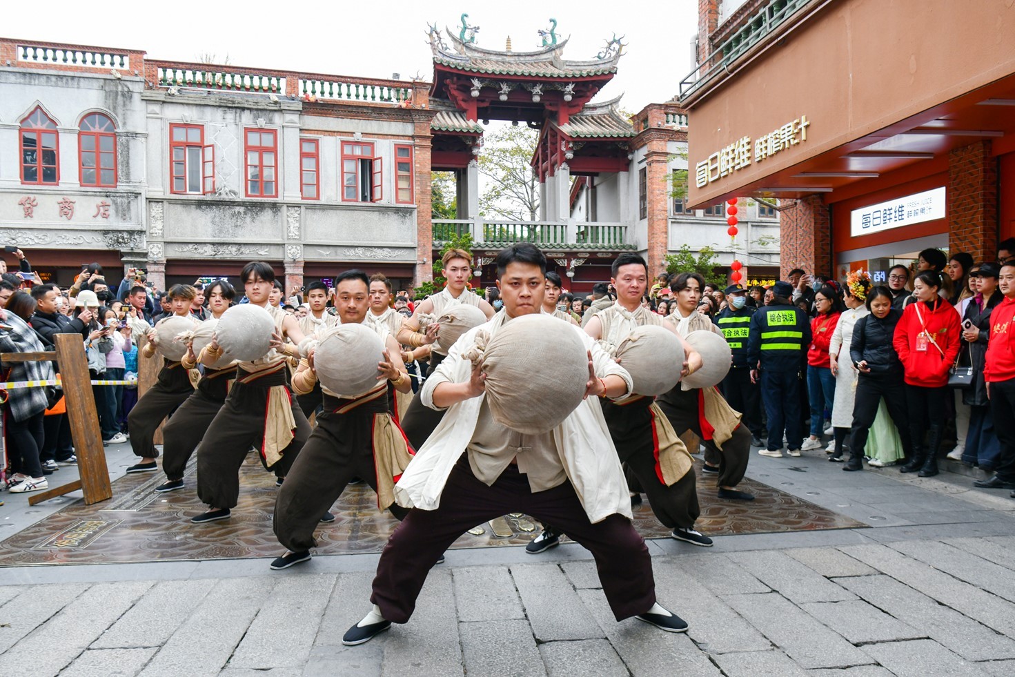 福建安溪非遗快闪进泉州茶茗飘香满古城