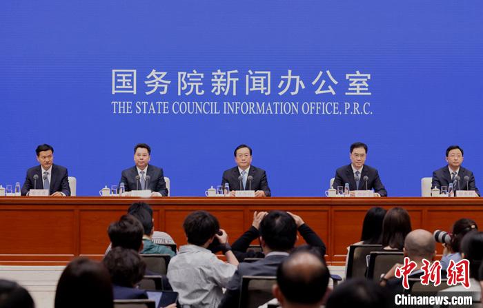 室在北京举行"推动高质量发展"系列主题新闻发布会,湖北省委副书记