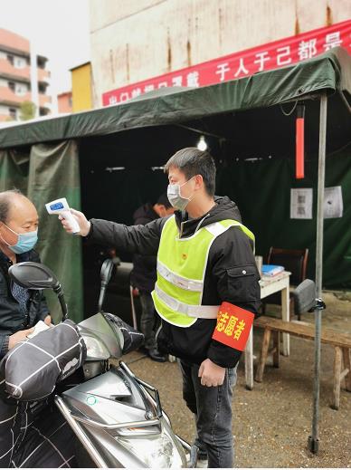 南镇村:多举措做好防疫工作 为居民健康保驾护航