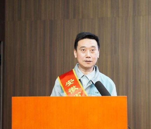 安庆市总工会把劳模工匠精神的大场 端上首位产业职工